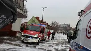 Wędkarz nie mógł wrócić z lodu pomogli strażacy