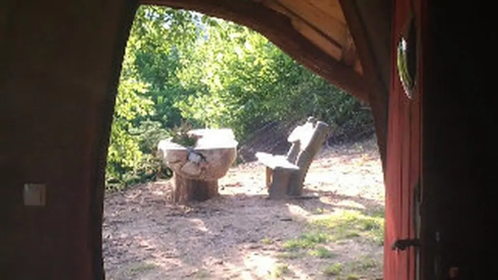 Wejście do "Hobbitówy"