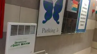Wejście z parkingu do przedsionka Galerii Mokotów