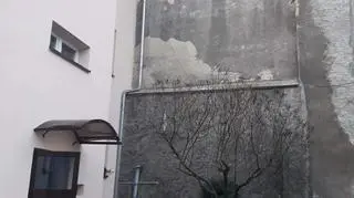 Widok kamienicy od zewnątrz