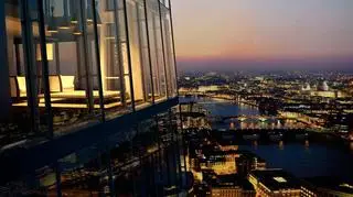 Widok z apartamentu na panoramę Londynu (fot