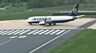 Widok z Błękitnego 24 na zakopany samolot