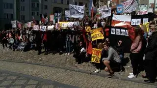 Wiec poparcia dla nauczycieli w Kłodzku