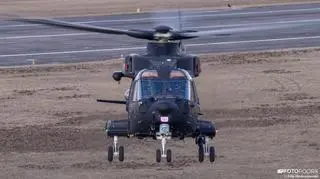 Wizyta AW101 na warszawskim Bemowie ściągnęła całą rzeszę entuzjastów lotnictwa, którzy wykonywali tysiące zdjęć