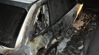 Wlewając paliwo do baku przyświecił sobie zapalniczką