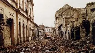 Wojna w byłej Jugosławii trwała w latach 1991-1995. Pochłonęła ponad 200 tys. ofiar cywilnych. Na zdjęciu ruiny Vukovaru