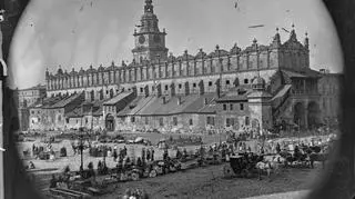 Wschodnia część Rynku Głównego z Sukiennicami, fot. Ignacy Krieger, 1872-1875