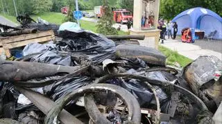 Wyciągnęli z rzeki dwie wywrotki śmieci