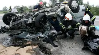 Wypadek w Małopolsce: trzy osoby nie żyją (PAP/Jacek Bednarczyk)