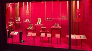 Wystawa "Shoes: Pleasure and Pain" w Victoria and Albert Museum w Londynie