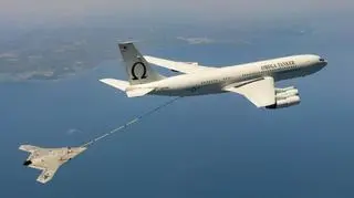 X-47B tankuje