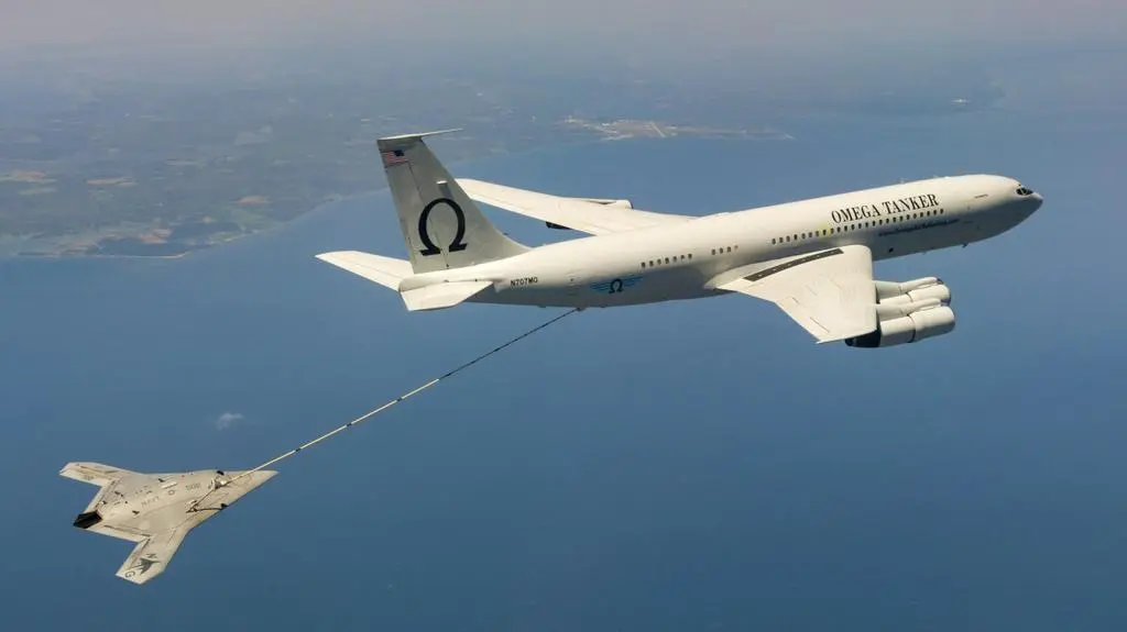 X-47B tankuje