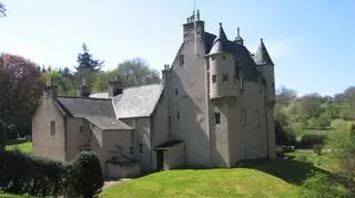 XVI-wieczny Lickleyhead Castle to dom rodzinny Rose Leslie