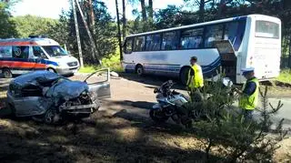 Yaris zderzył się z autobusem