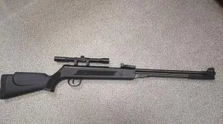 Z tej broni mężczyzna strzelał do policjantów