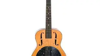 Za tę gitarę Claptona z 1934 roku trzeba będzie zapłacić co najmniej 2,2- 2,8 tys. dol. (fot. Bonhams)