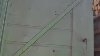 Zablokowany pociąg towarowy 