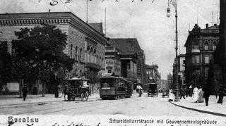 Zabytkowy tramwaj często gościł na starych pocztówkach