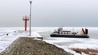 Załoga poduszkowca interweniowała na Zalewie Wiślanym