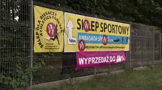 Reklamy zamalowywane są sprayem