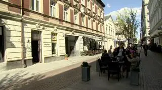 Zamiast korków i smartshopów - restauracje, ławki i rowerzyści