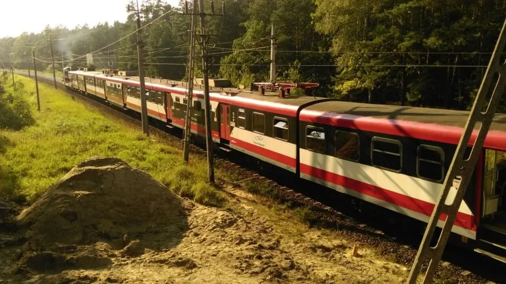 Zawalony wiadukt drogowy pod Samborowem