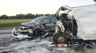 Zderzyły się cztery samochody: dwie osobówki, ciężarówka i auto dostawcze