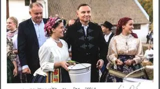Zdjęcie prezydenta Andrzeja Dudy na aukcji WOŚP
