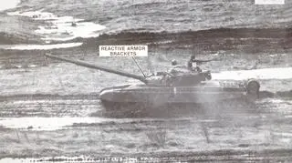 Zdjęcie T-72 wykonane z ukrycia gdzieś w Czechosłowacji. Zdobywanie informacji na temat radzieckich czołgów było jednym z priorytetów