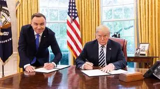 Zdjęcie z podpisania deklaracji wywołało wiele komentarzy 