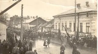 Znaleziono blisko 90 historycznych fotografii