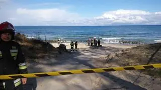 Znaleźli niezidentyfikowaną substancję na plaży