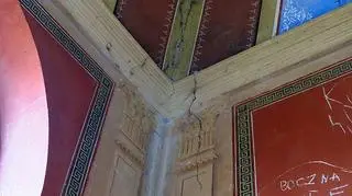 Zniszczona kalwaria na Świętej Górze w Lubawce