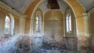 Zniszczona kalwaria na Świętej Górze w Lubawce