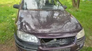 Zniszczony przez 23-latka opel