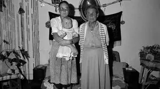 Żona i córka austriackiego farmera E Cape (1990 r