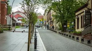 Zwężona ulica Mickiewicza w Jaworznie