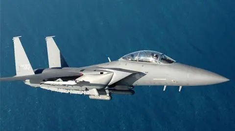 Katastrofie uległa maszyna południowokoreańska. Na nagraniach amerykańskie myśliwce F-15