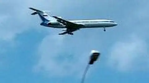 Samolot uderzył w latarnię