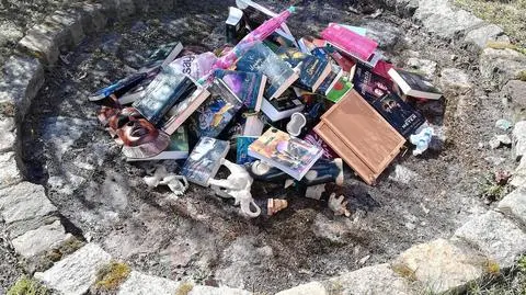 W gdańskiej parafii publicznie spalono przedmioty i książki