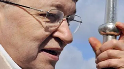 Arcybiskup macho roku