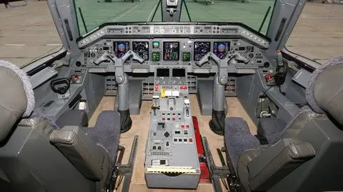 Panika i alarm. Pilot zaciął się w toalecie