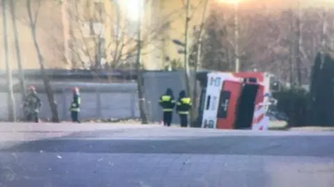 Poznań: Przewrócił się wóz strażacki jadący na akcję