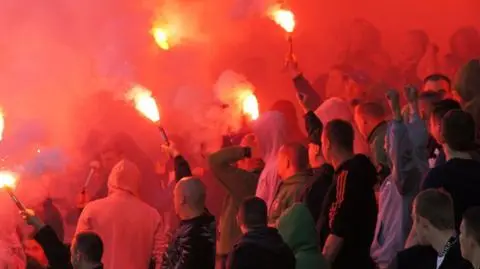 Spottersi reagują, kiedy na stadionach robi się "gorąco"