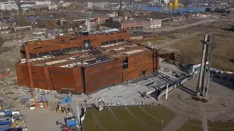 ECS powstaje w samym centrum Gdańska, na terenie sąsiadującym bezpośrednio z Pomnikiem Poległych Stoczniowców