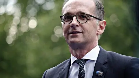 Szczyt bez dyplomatycznych uprzejmości. Starcie Trumpa z Merkel [materiał "Faktów" TVN z lipca 2018 r.]