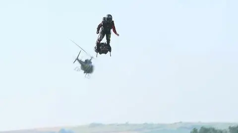Franky Zapata miał przelecieć flyboard’em nad kanałem La Manche. Co to jest? Kim jest wynalazca?