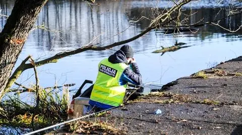 Cibórz: Samochód wpadł do stawu. Mieszkańcy: to przez brak barierek