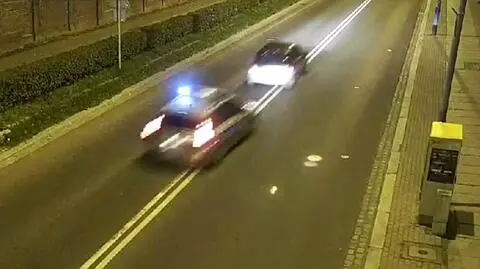 Nocny pościg ulicami Legnicy. Kierowca bez "prawka" i ubezpieczenia