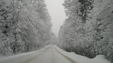 Raport drogowy Dolnego Śląska: 
błoto pośniegowe, trudne warunki w górach
